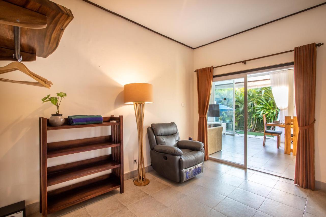 Villa Janitra 塞米亚克 外观 照片