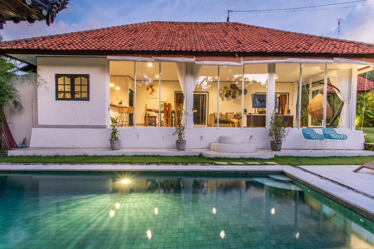 Villa Janitra 塞米亚克 外观 照片